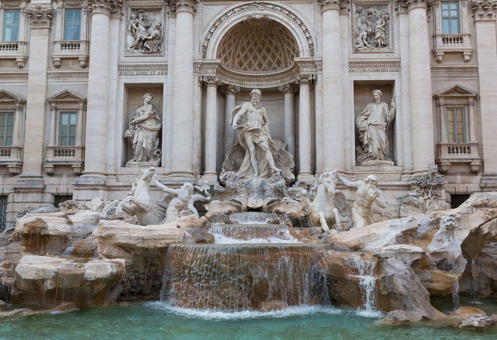 famous fontana di trevi