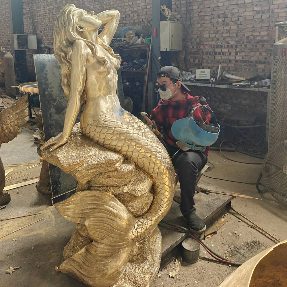Polishing process seated on rock